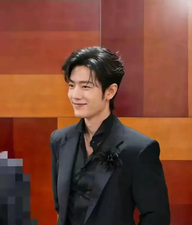 肖战凭《得闲谨制》获北京大学生电影节最受大学生欢迎年度男演员 资讯配图
