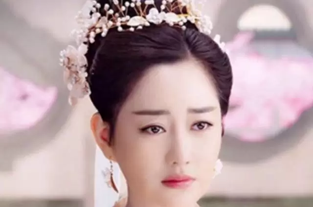 乐胥万年未孕真相：昆仑墟金莲与夜华仙胎重生设定解析 资讯配图