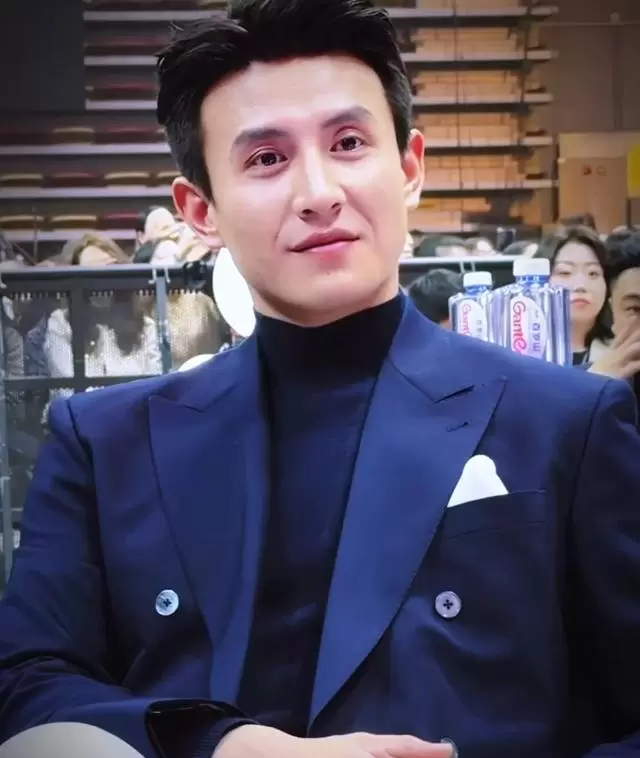 张翅登顶短剧十大男神榜首，曾辉跌至第十位 资讯配图