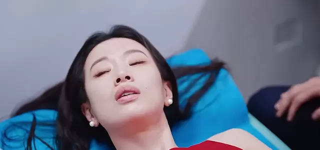 鲁贞贞被魏思源妻子解聘并遭行业封杀 现场图