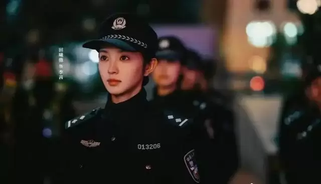 《低智商犯罪》李茜车祸身亡 张一昂确认警局存在内鬼 资讯配图